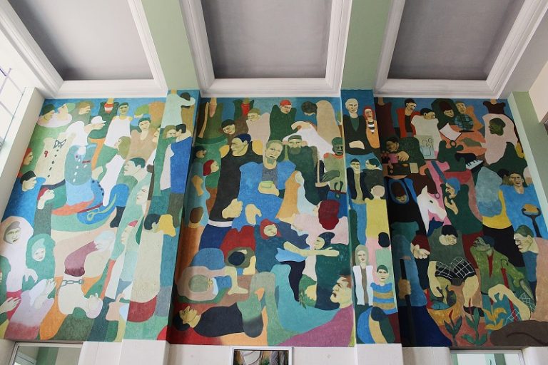 Mural Hospital Ortopédico Fructuoso Rodríguez enmarca un diseño singular.